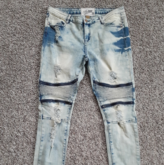 Jeans - Picture 1 of 9